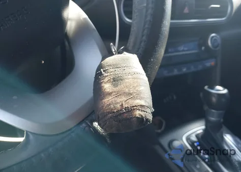 2020 Hyundai Kona Limited z USA, uszkodzony, nr VIN KM8K33A54LU522487